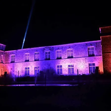 Le Chateaux *